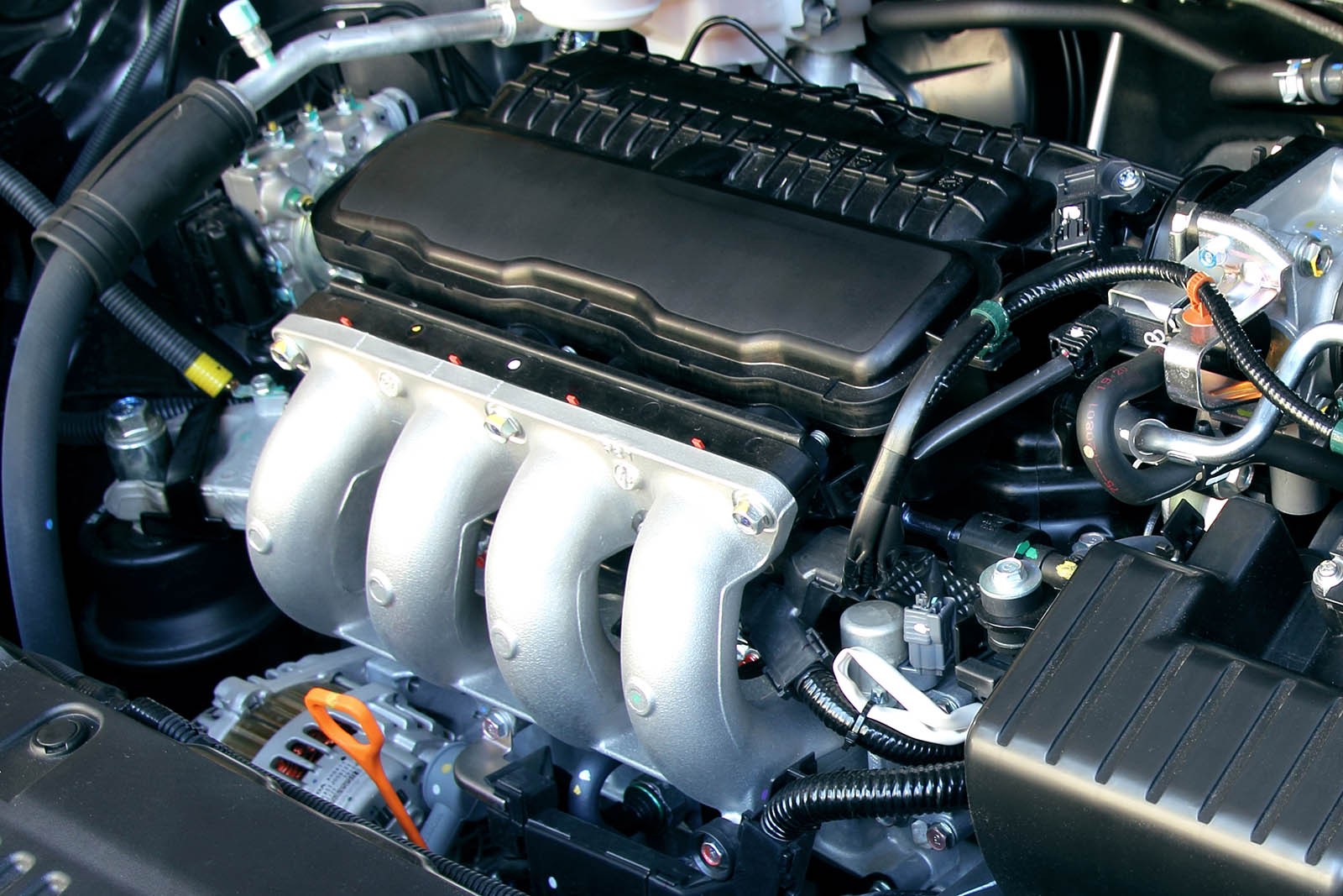 10W-40 Motor Yağı: Benzin ve LPG Araçlarda Kullanımı ve Avantajları